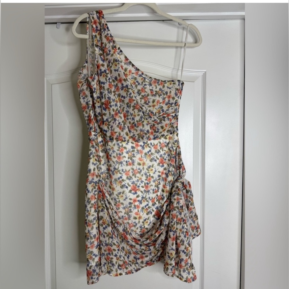 Reverse One-Shoulder Floral Dress - Multicolor